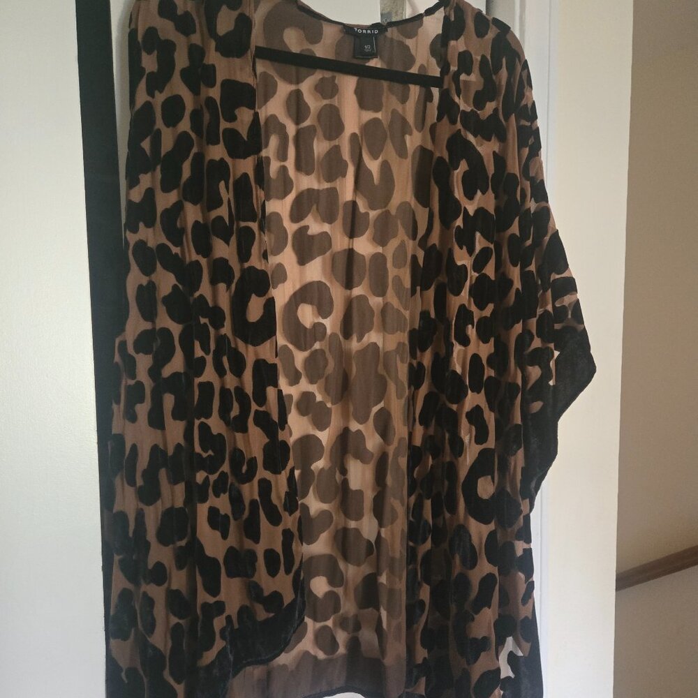 torrid Leopard Print Sheer Kimono in Brown and Black